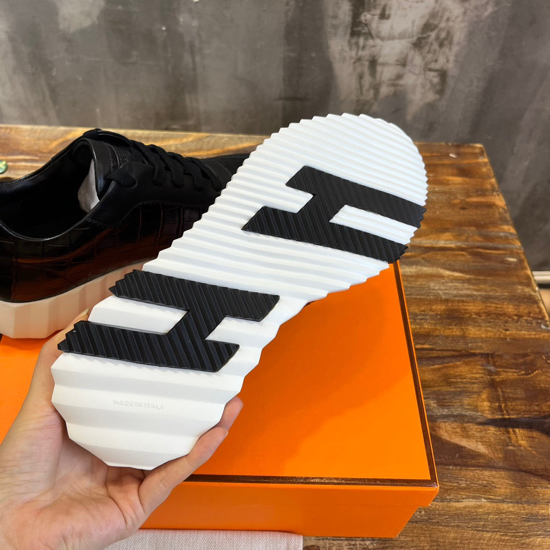 HERM Sneakers