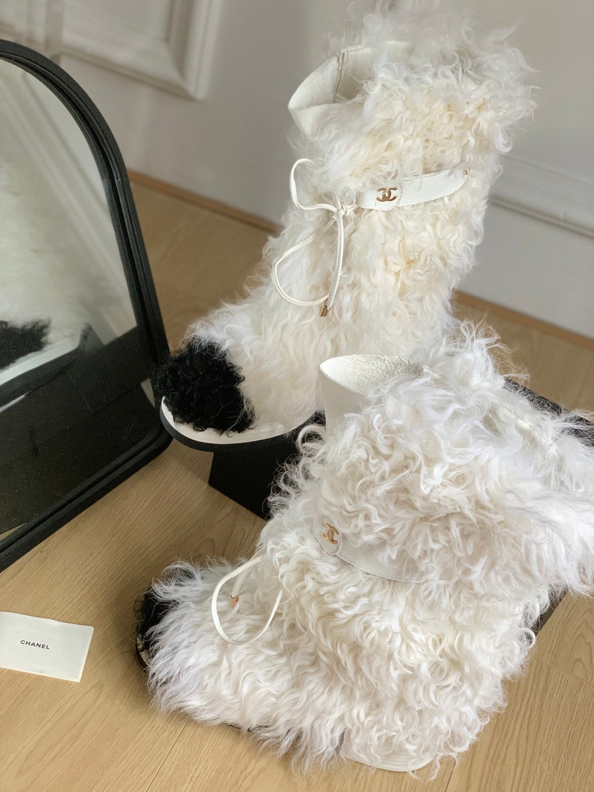 CC ANKLE HIGH BOOTS IN WHITE MIX BLACK WOOL FUR