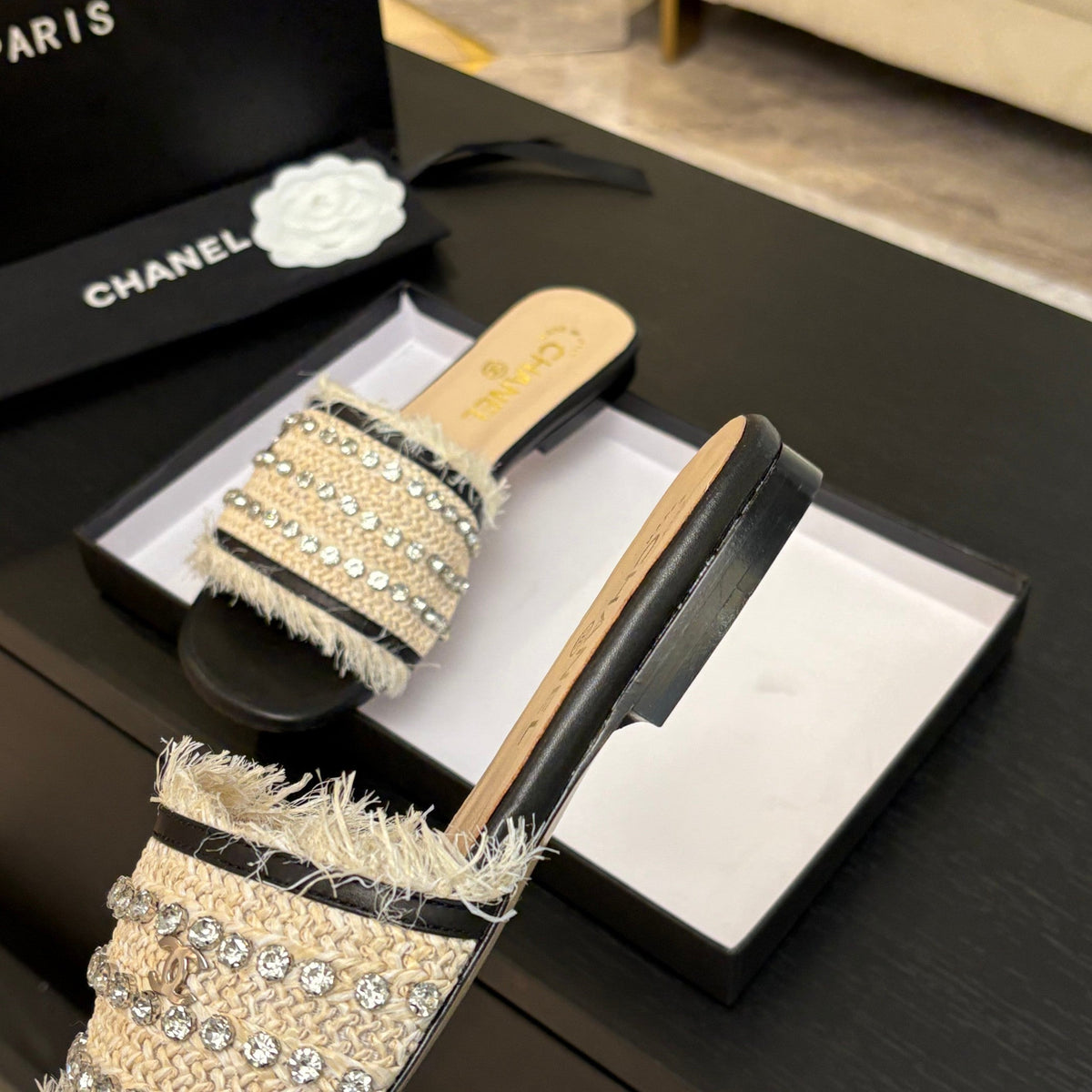 FLAT SANDALS BEIGE AND BLACK WITH CRYSTALS